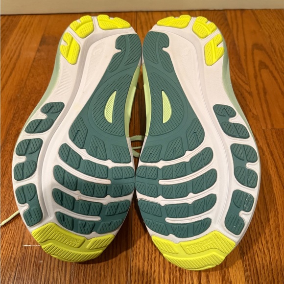 Women’s Asics Gel-Kayano 31 EUC - Picture 10 of 10